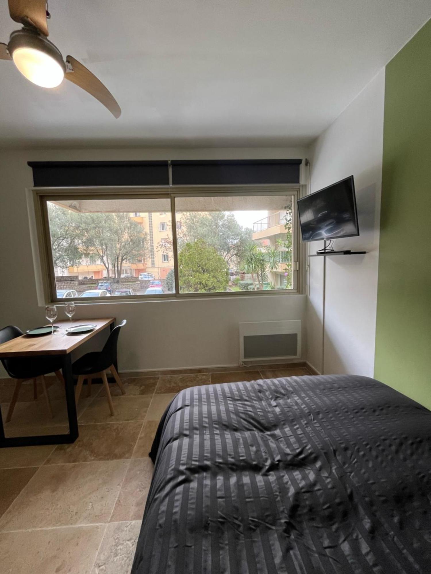 Appartement Douillet En Ville アジャクシオ エクステリア 写真